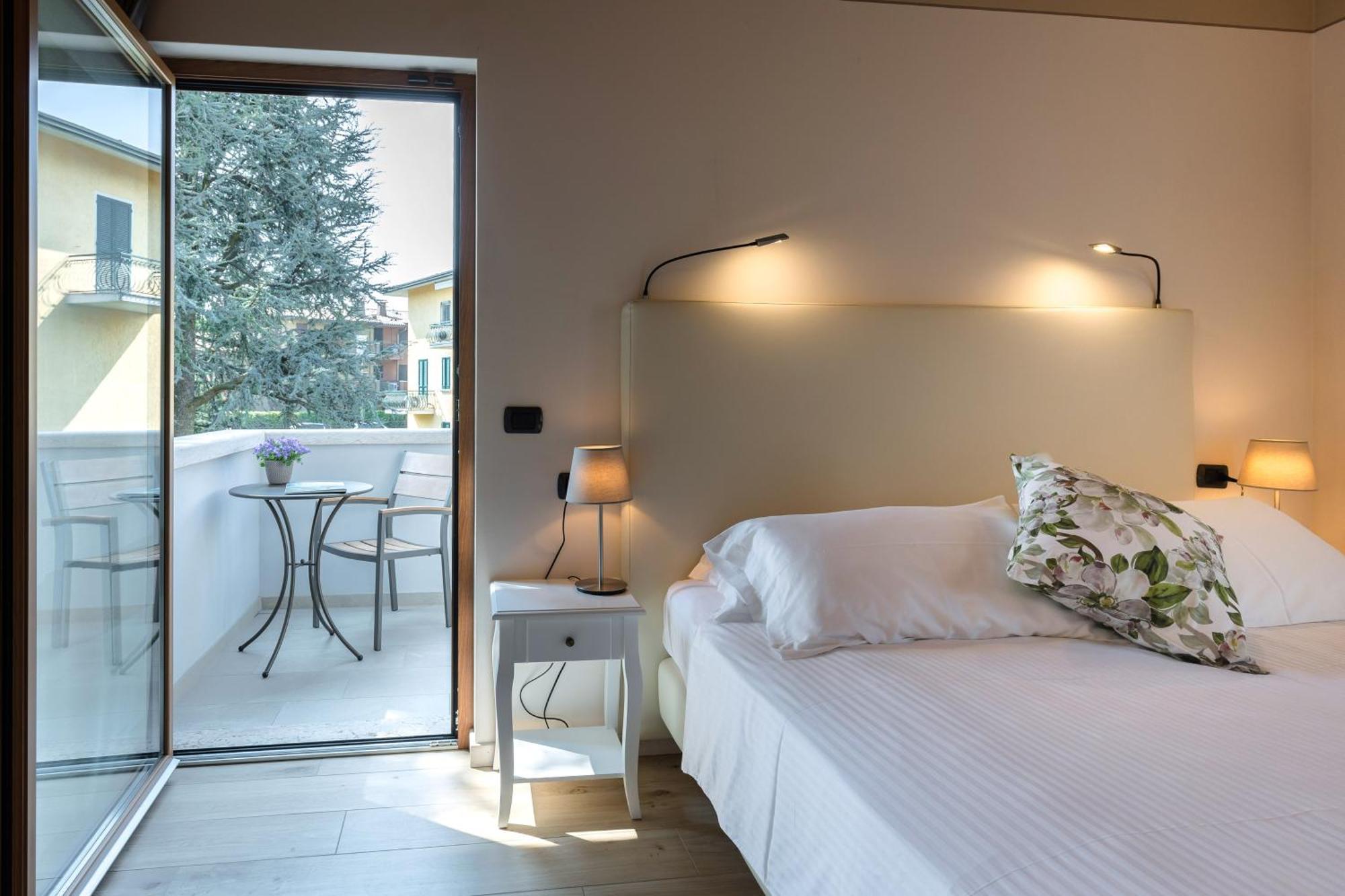 Bed and breakfast Charming Sirmione Extérieur photo