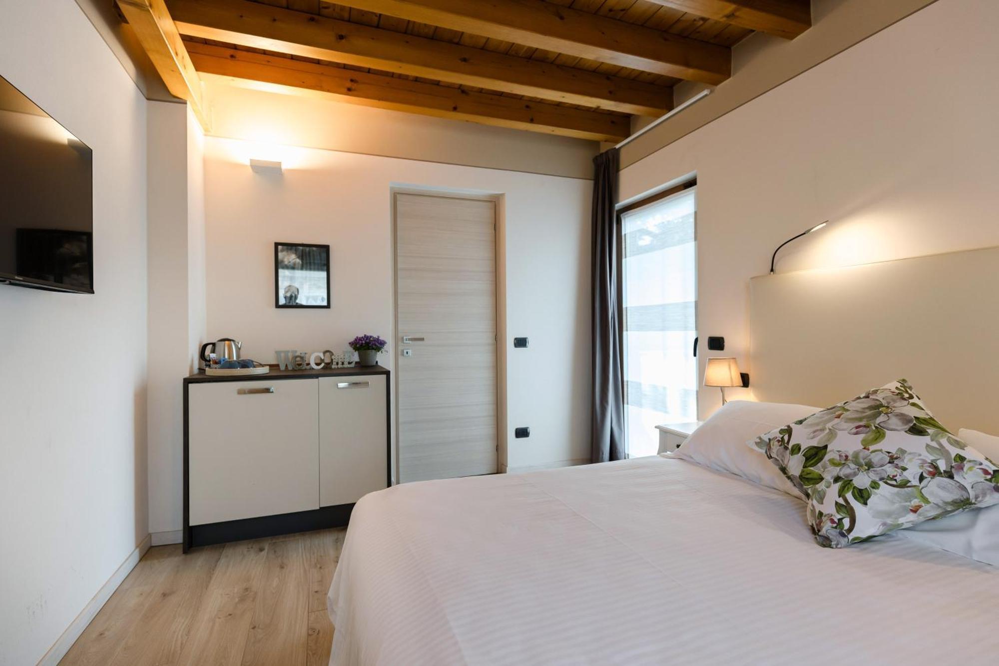 Bed and breakfast Charming Sirmione Extérieur photo