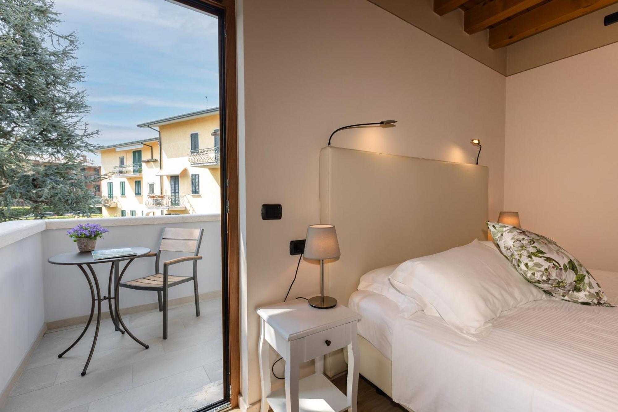 Bed and breakfast Charming Sirmione Extérieur photo