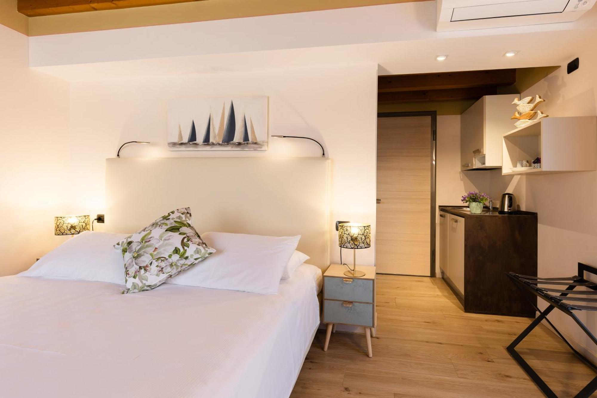 Bed and breakfast Charming Sirmione Extérieur photo